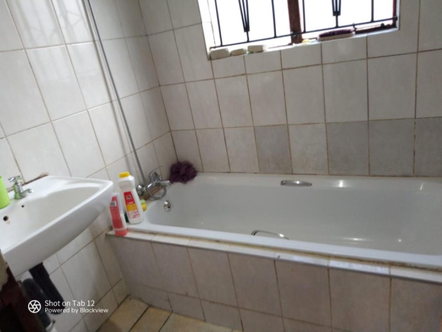 To Let 2 Bedroom Property for Rent in Lebanon Gauteng