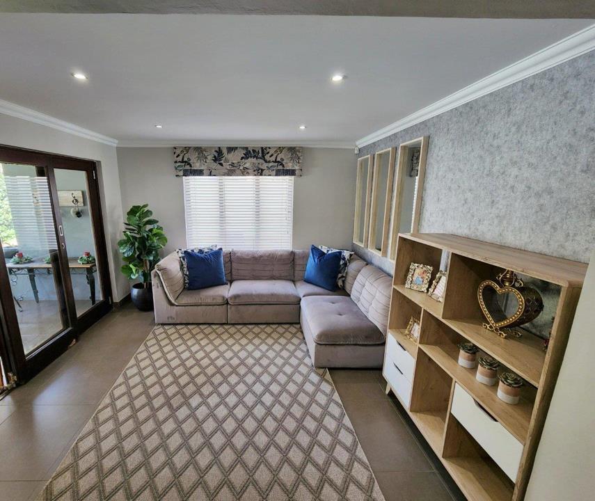 5 Bedroom Property for Sale in Willow Acres Gauteng