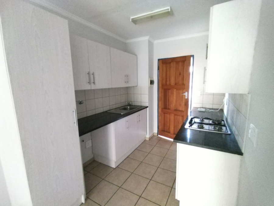To Let 2 Bedroom Property for Rent in Noordwyk Gauteng