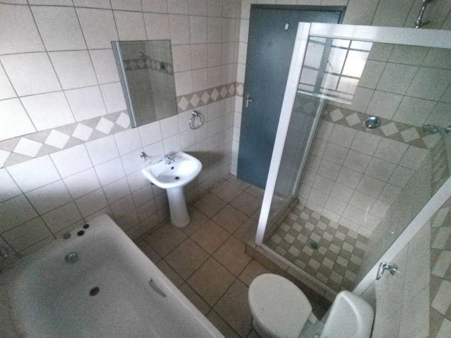To Let 2 Bedroom Property for Rent in Noordwyk Gauteng