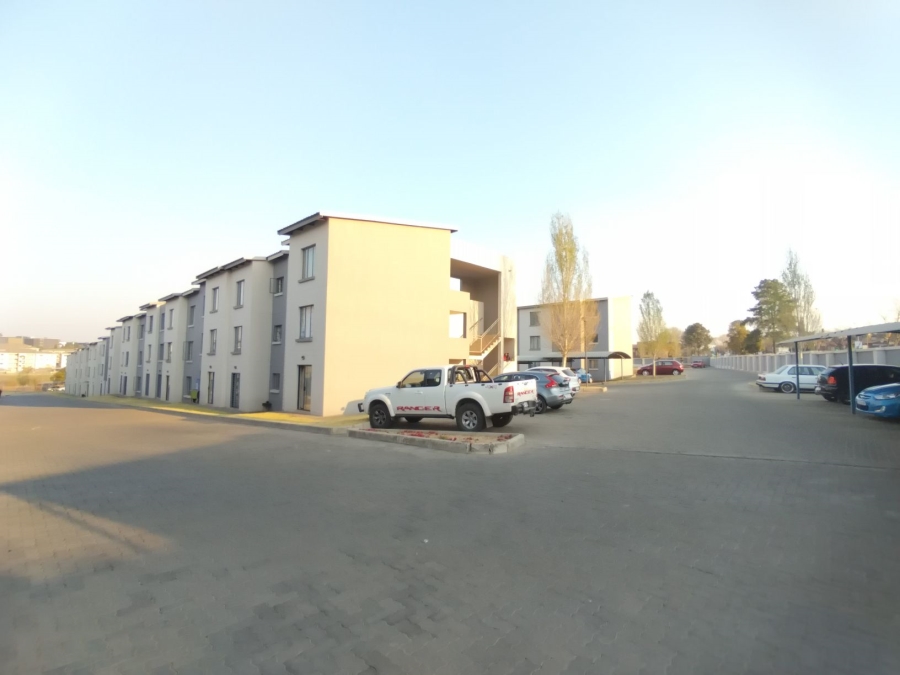 To Let 2 Bedroom Property for Rent in Noordwyk Gauteng