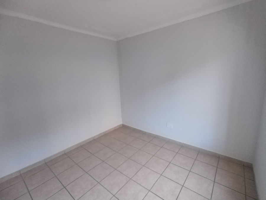 To Let 2 Bedroom Property for Rent in Noordwyk Gauteng
