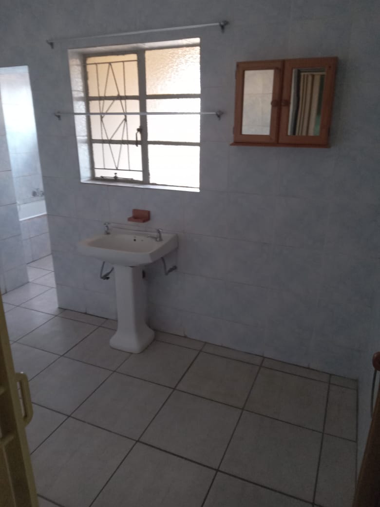 To Let 3 Bedroom Property for Rent in Stephanopark Gauteng