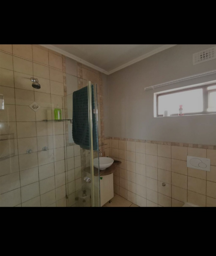 To Let 3 Bedroom Property for Rent in Constantia Kloof Gauteng