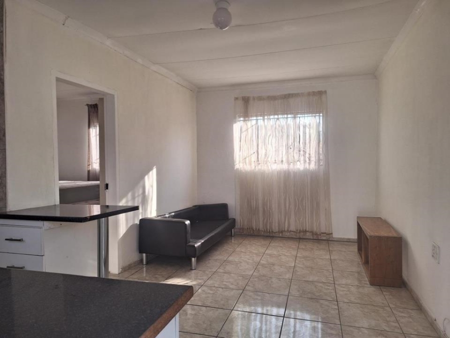 To Let 1 Bedroom Property for Rent in Comptonville Gauteng