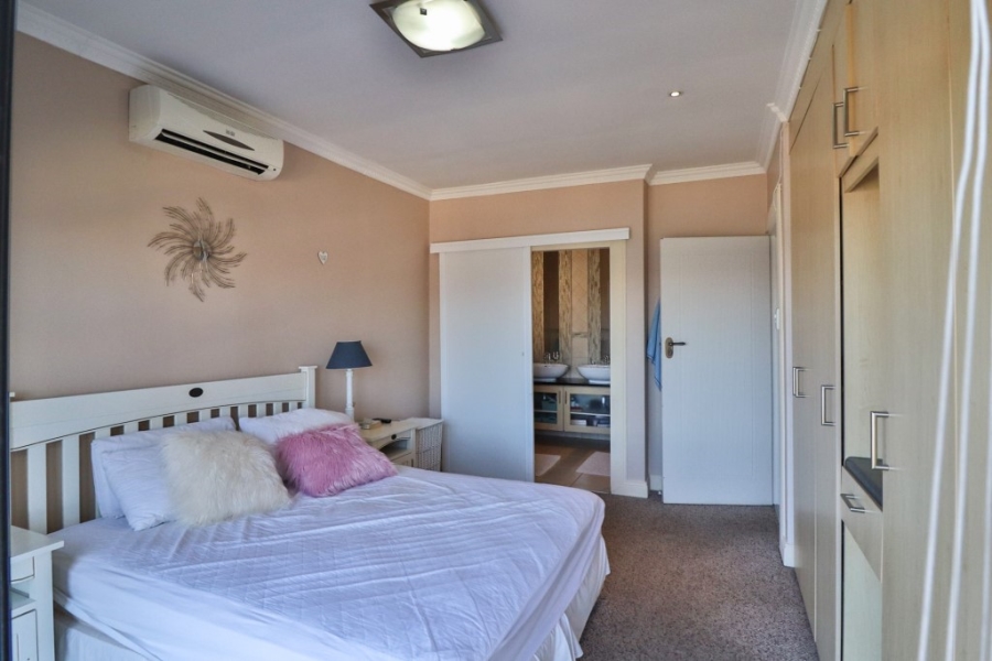 6 Bedroom Property for Sale in Bronkhorstbaai Dorp Gauteng