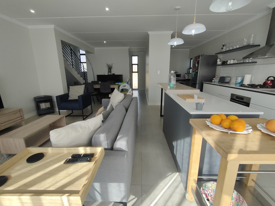 3 Bedroom Property for Sale in Amorosa Gauteng