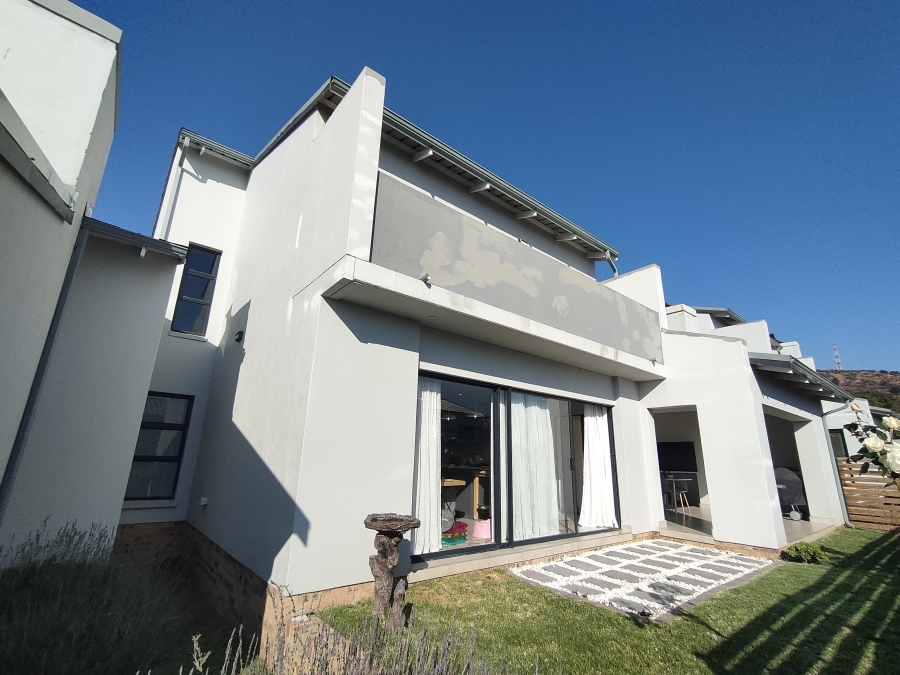 3 Bedroom Property for Sale in Amorosa Gauteng