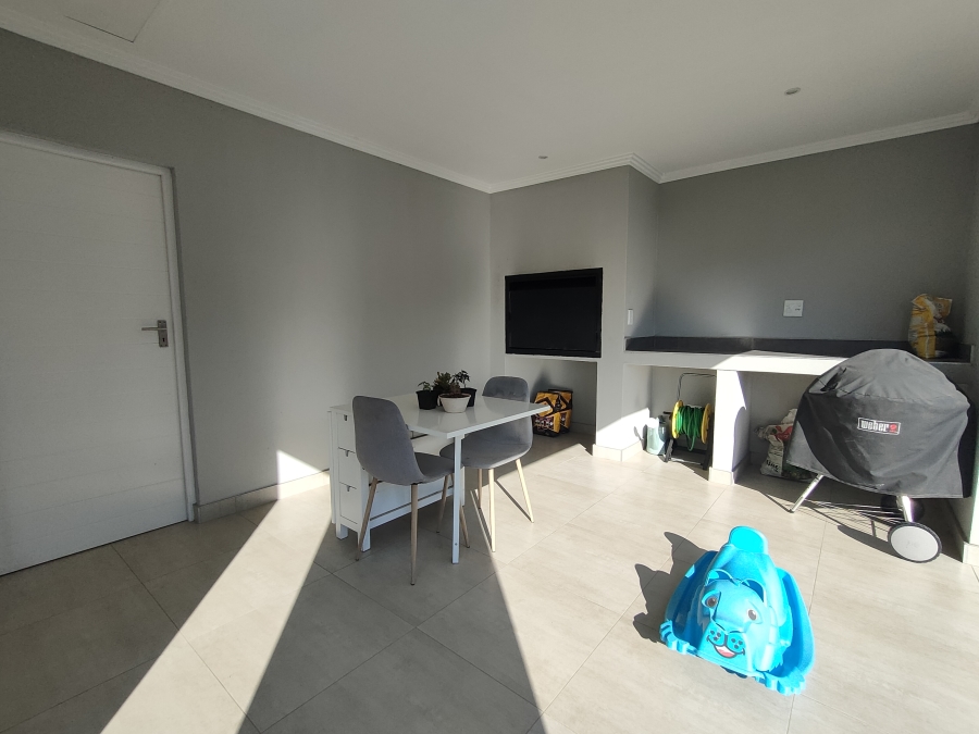 3 Bedroom Property for Sale in Amorosa Gauteng