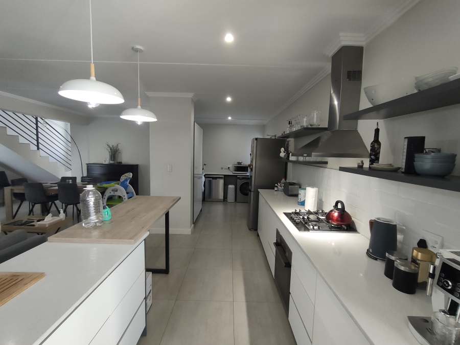 3 Bedroom Property for Sale in Amorosa Gauteng