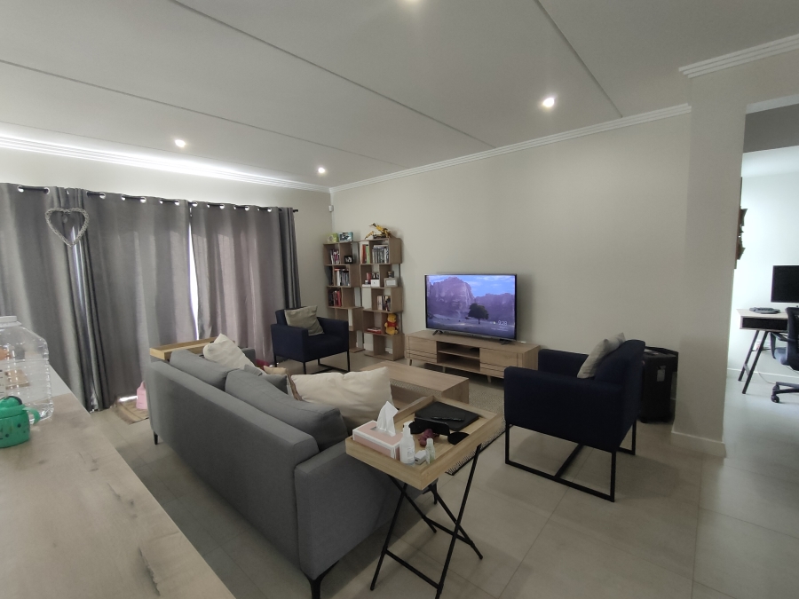 3 Bedroom Property for Sale in Amorosa Gauteng