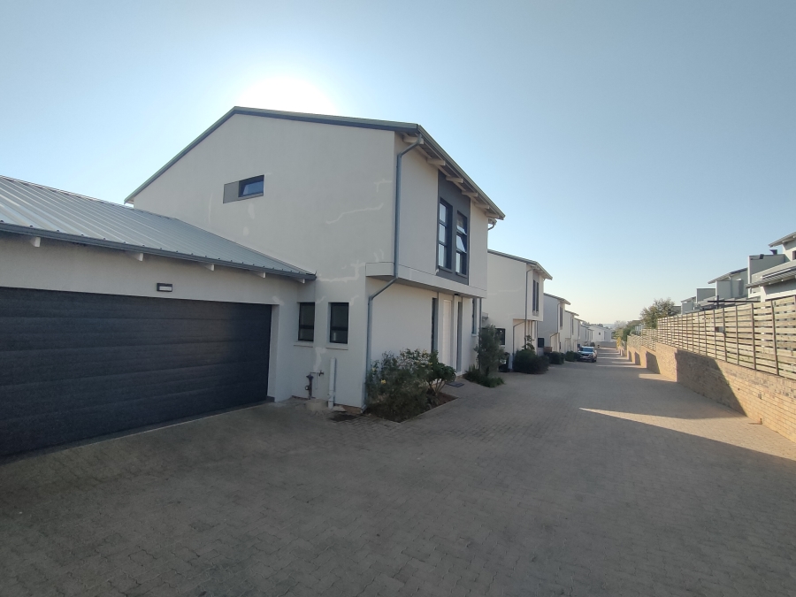 3 Bedroom Property for Sale in Amorosa Gauteng