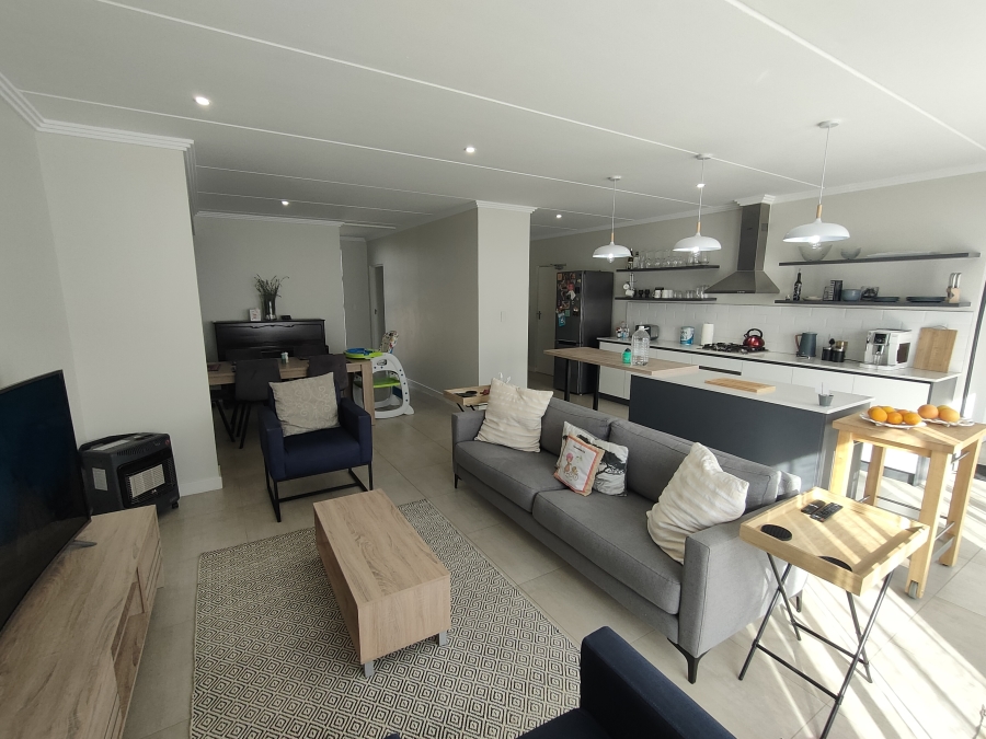 3 Bedroom Property for Sale in Amorosa Gauteng