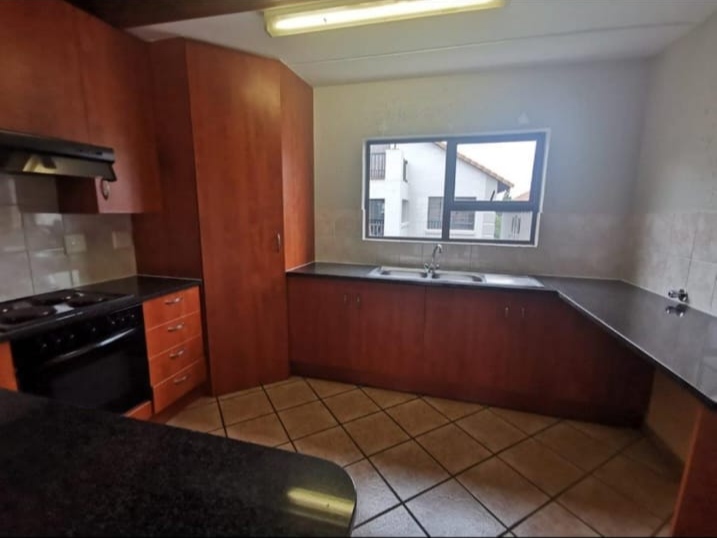 To Let 2 Bedroom Property for Rent in Sunninghill Gauteng