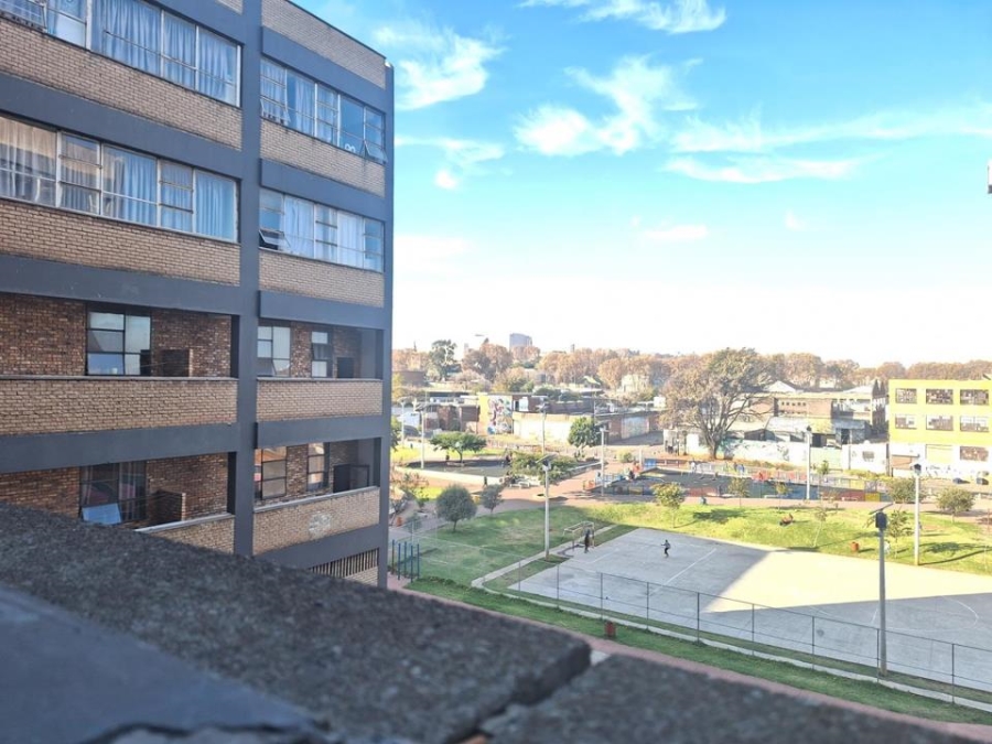 To Let 1 Bedroom Property for Rent in Jeppestown Gauteng