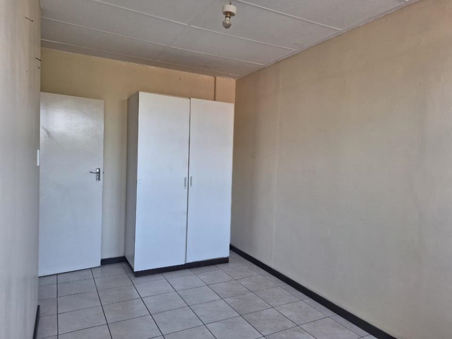 To Let 2 Bedroom Property for Rent in Yeoville Gauteng