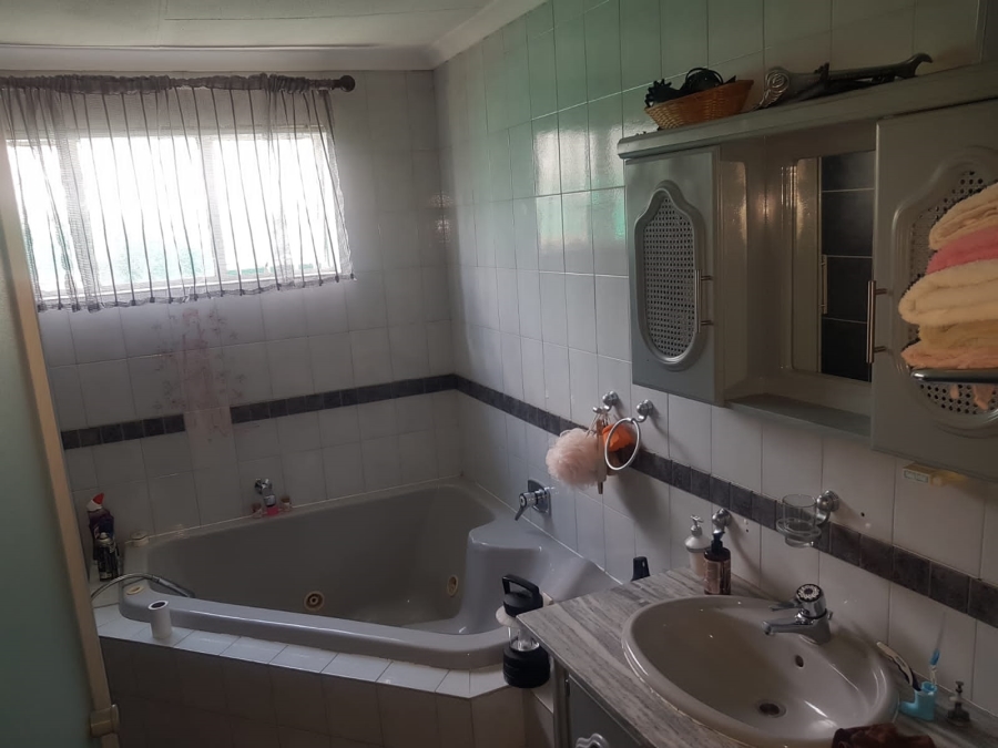 4 Bedroom Property for Sale in The Hill Gauteng