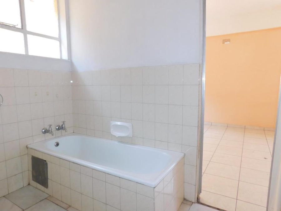 To Let 1 Bedroom Property for Rent in Yeoville Gauteng