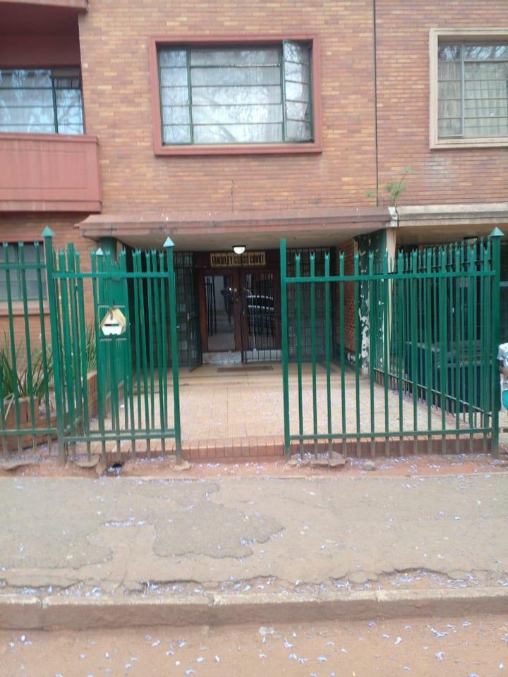 To Let 1 Bedroom Property for Rent in Yeoville Gauteng