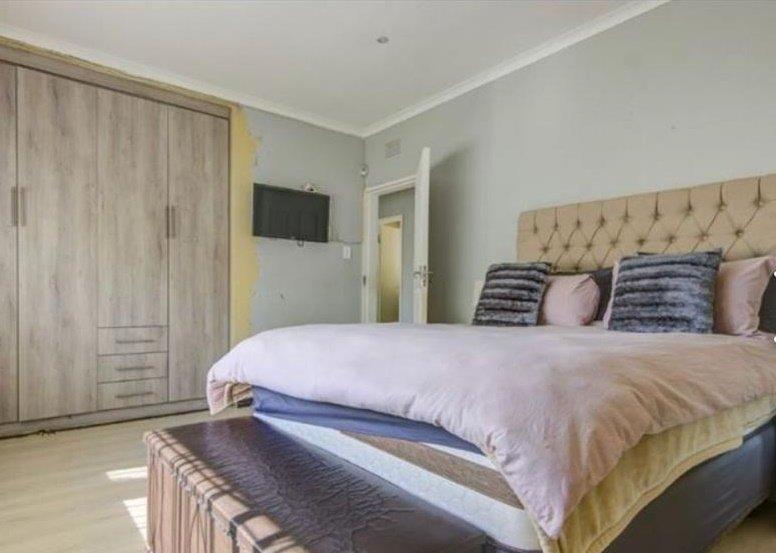To Let 3 Bedroom Property for Rent in Rhodesfield Gauteng