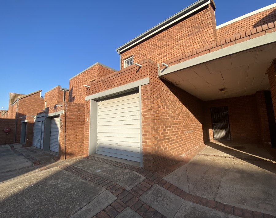 3 Bedroom Property for Sale in Elardus Park Gauteng