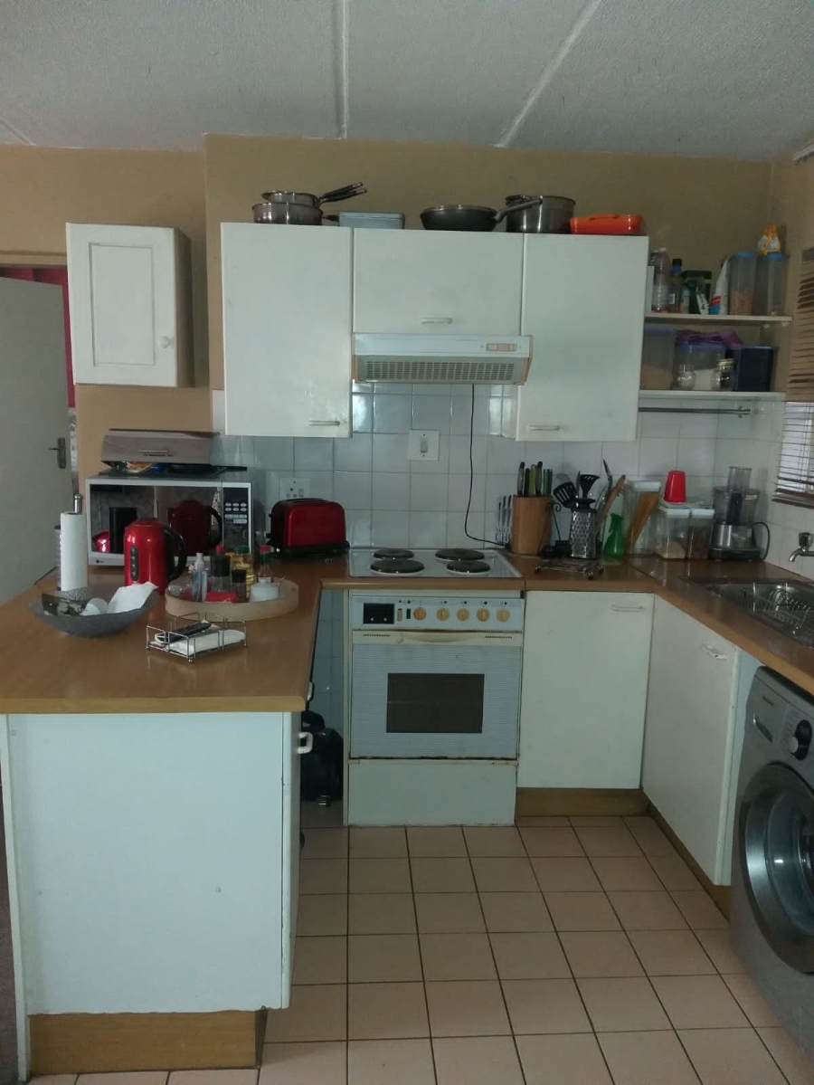 To Let 1 Bedroom Property for Rent in Weltevreden Park Gauteng