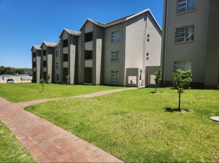 2 Bedroom Property for Sale in Blue Hills AH Gauteng