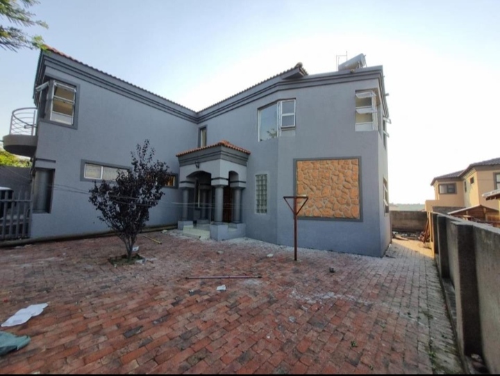 4 Bedroom Property for Sale in Olievenhoutbosch Gauteng