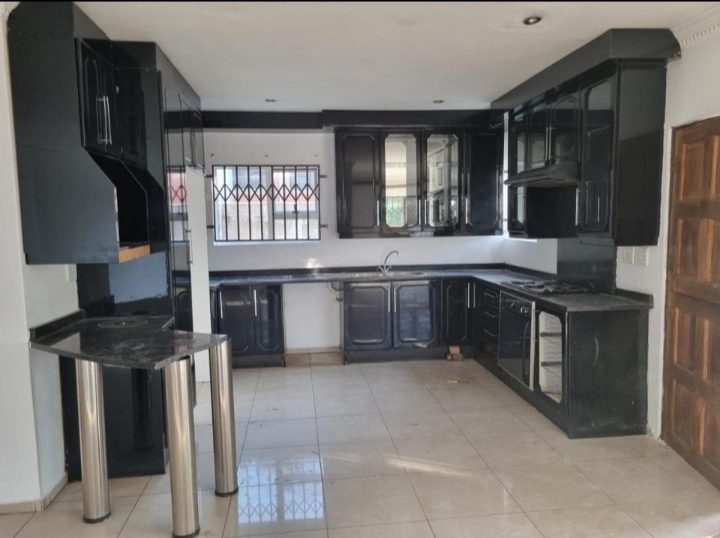 4 Bedroom Property for Sale in Olievenhoutbosch Gauteng