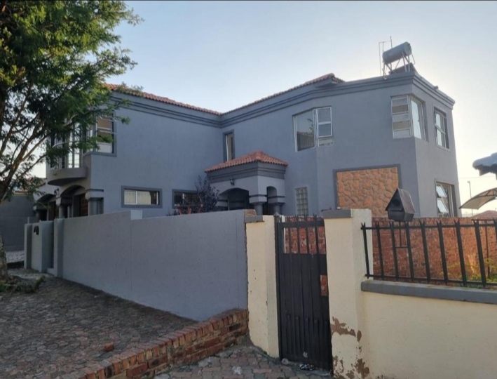 4 Bedroom Property for Sale in Olievenhoutbosch Gauteng