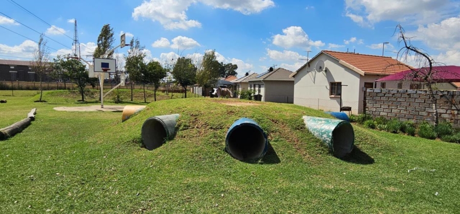 2 Bedroom Property for Sale in Selcourt Gauteng