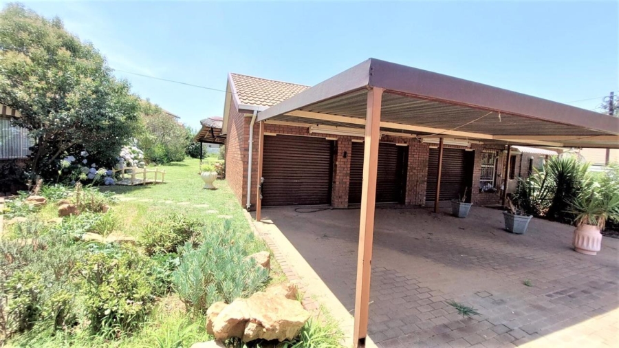 4 Bedroom Property for Sale in Ferryvale Gauteng