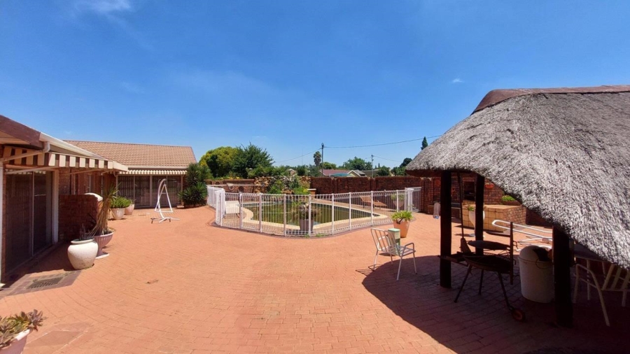 4 Bedroom Property for Sale in Ferryvale Gauteng