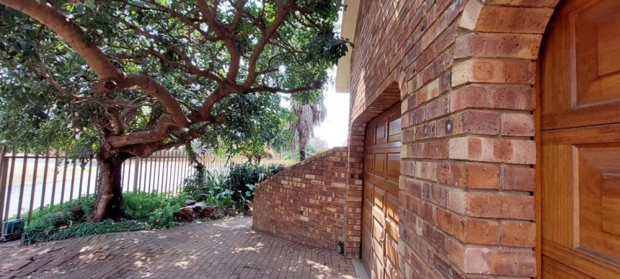 5 Bedroom Property for Sale in Ferryvale Gauteng