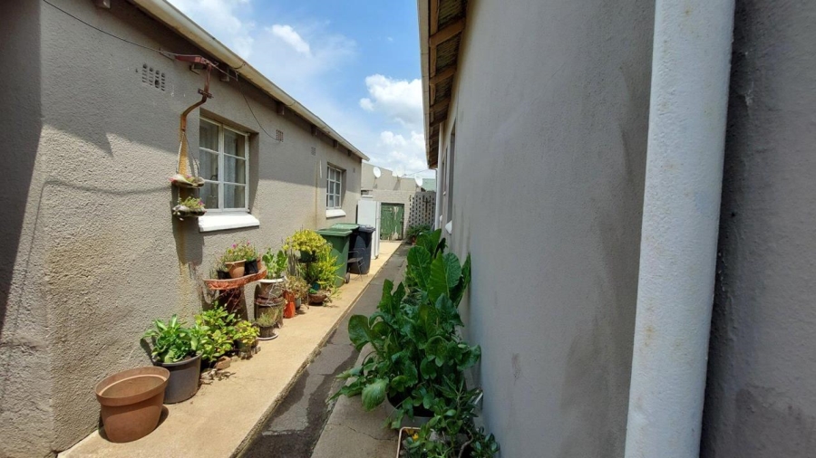 4 Bedroom Property for Sale in Alrapark Gauteng