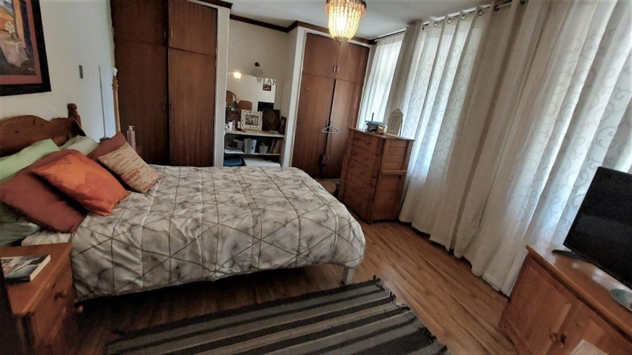 5 Bedroom Property for Sale in Berg En Dal Gauteng