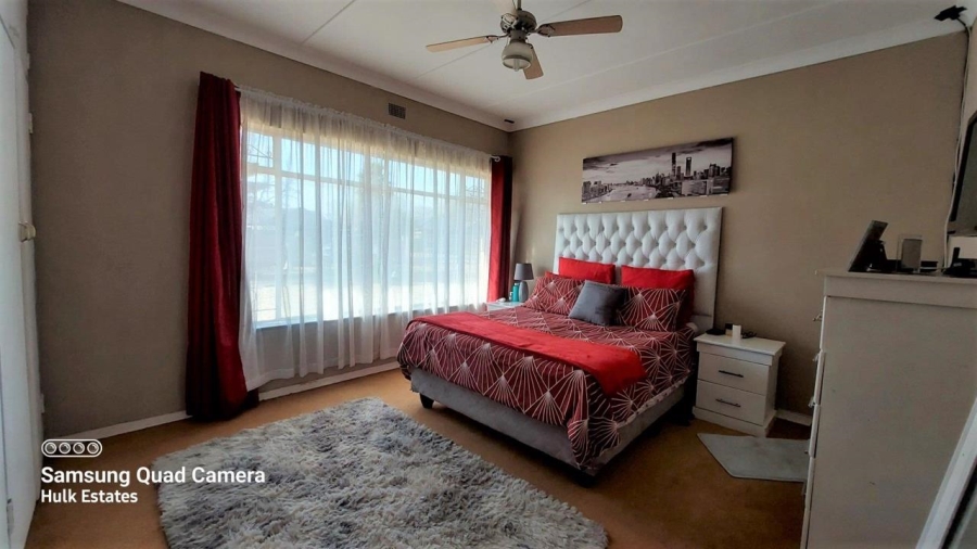 5 Bedroom Property for Sale in Ferryvale Gauteng