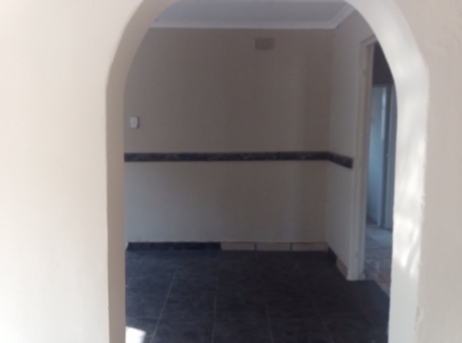 To Let 3 Bedroom Property for Rent in South Hills Gauteng