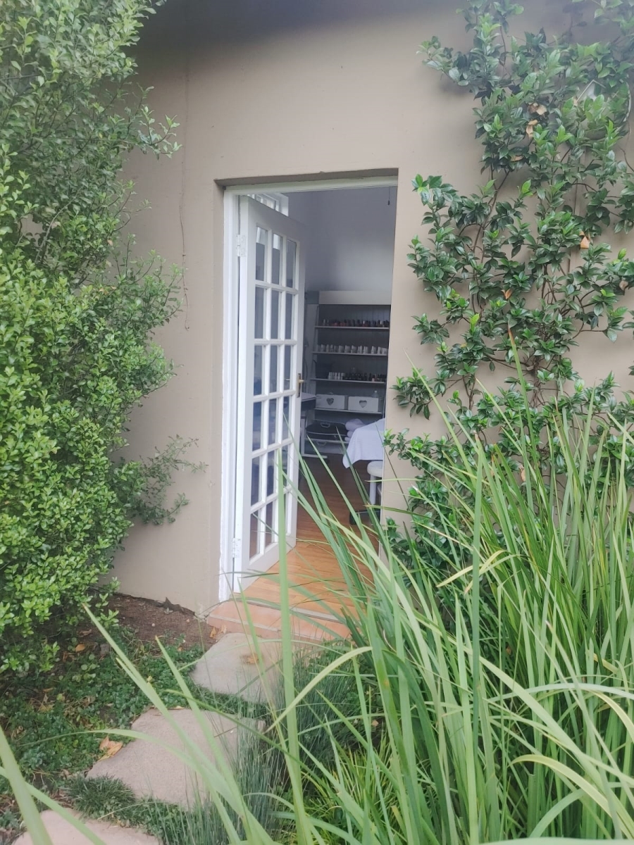 To Let 0 Bedroom Property for Rent in Orchards Gauteng