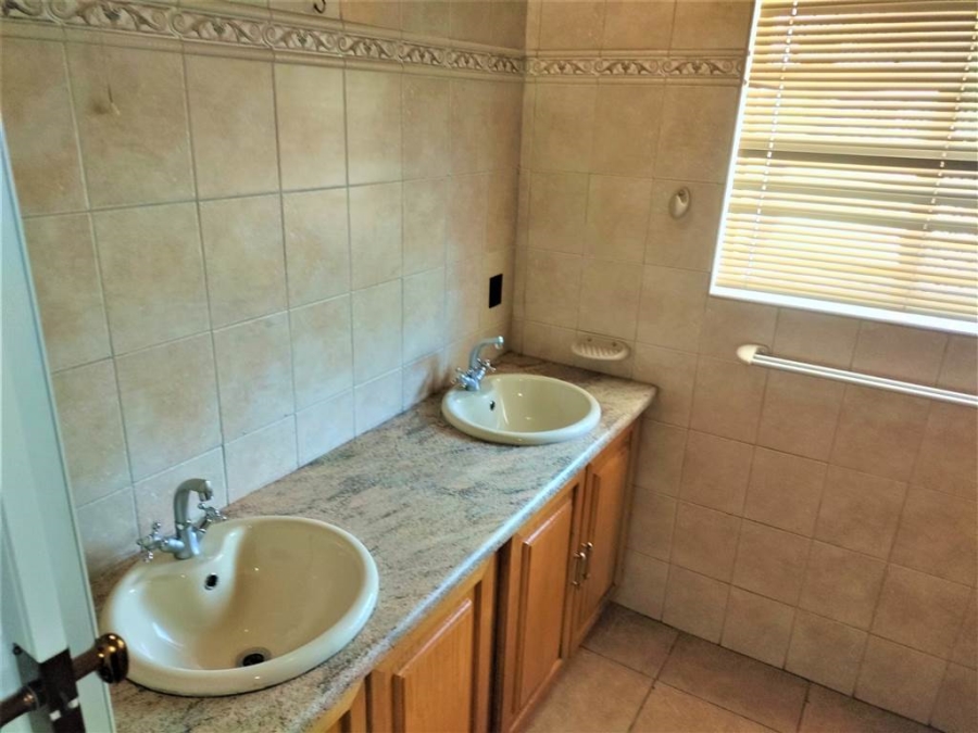 4 Bedroom Property for Sale in Three Rivers Gauteng