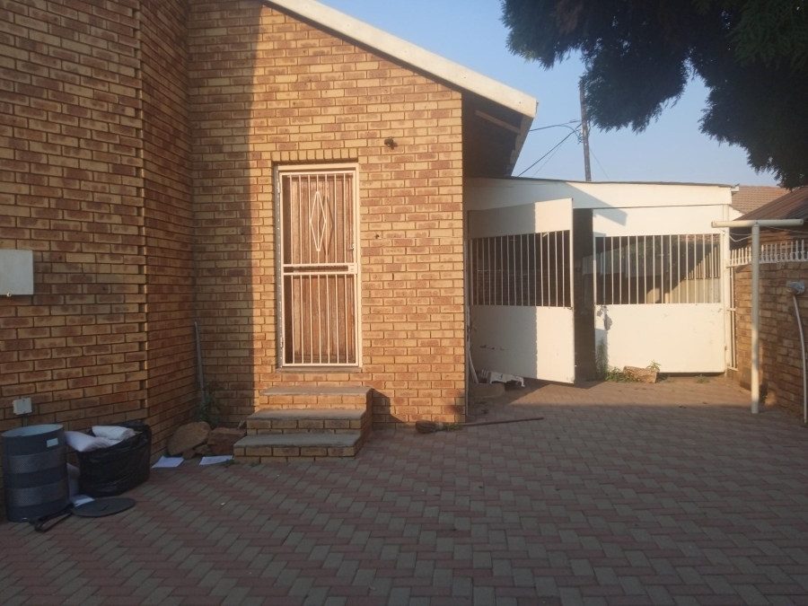 3 Bedroom Property for Sale in Soshanguve UU Gauteng