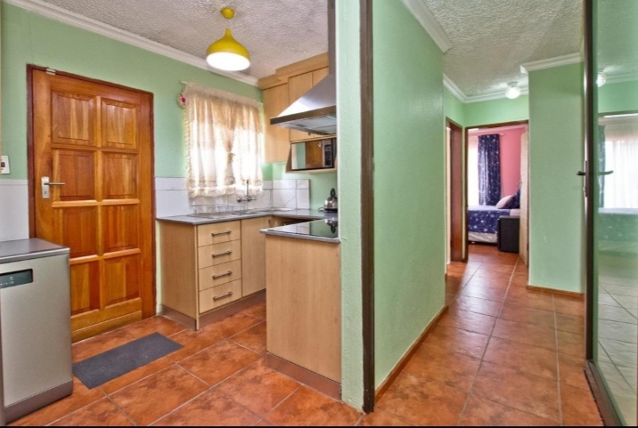 To Let 4 Bedroom Property for Rent in Olievenhoutbosch Gauteng