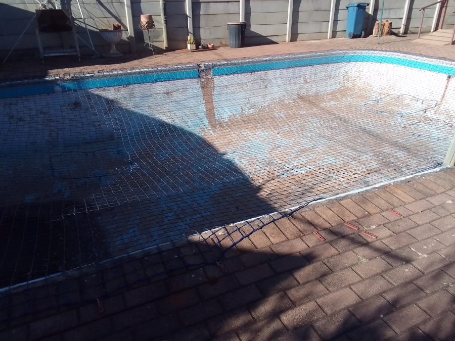 7 Bedroom Property for Sale in Selection Park Gauteng