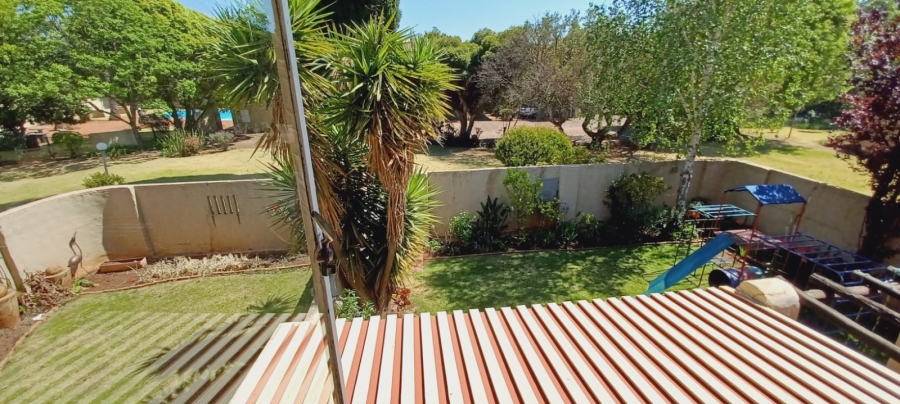 4 Bedroom Property for Sale in Florida Park Gauteng