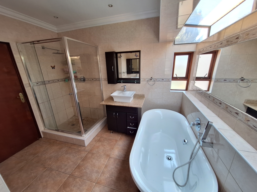 6 Bedroom Property for Sale in Bedfordview Gauteng