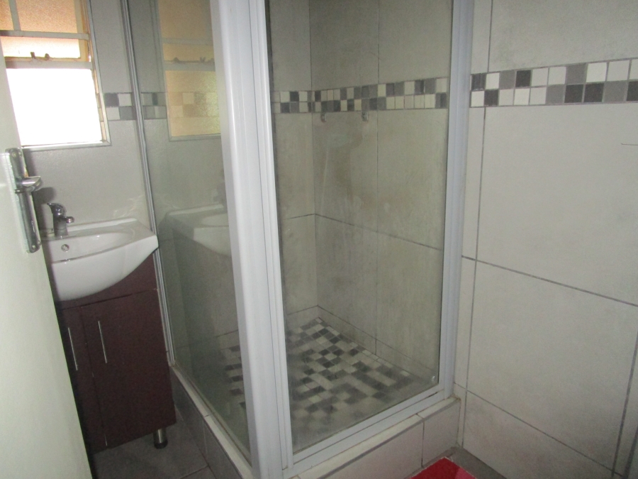 3 Bedroom Property for Sale in Die Hoewes Gauteng