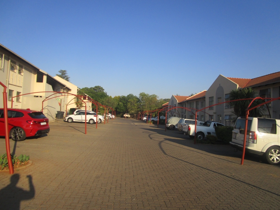 3 Bedroom Property for Sale in Die Hoewes Gauteng