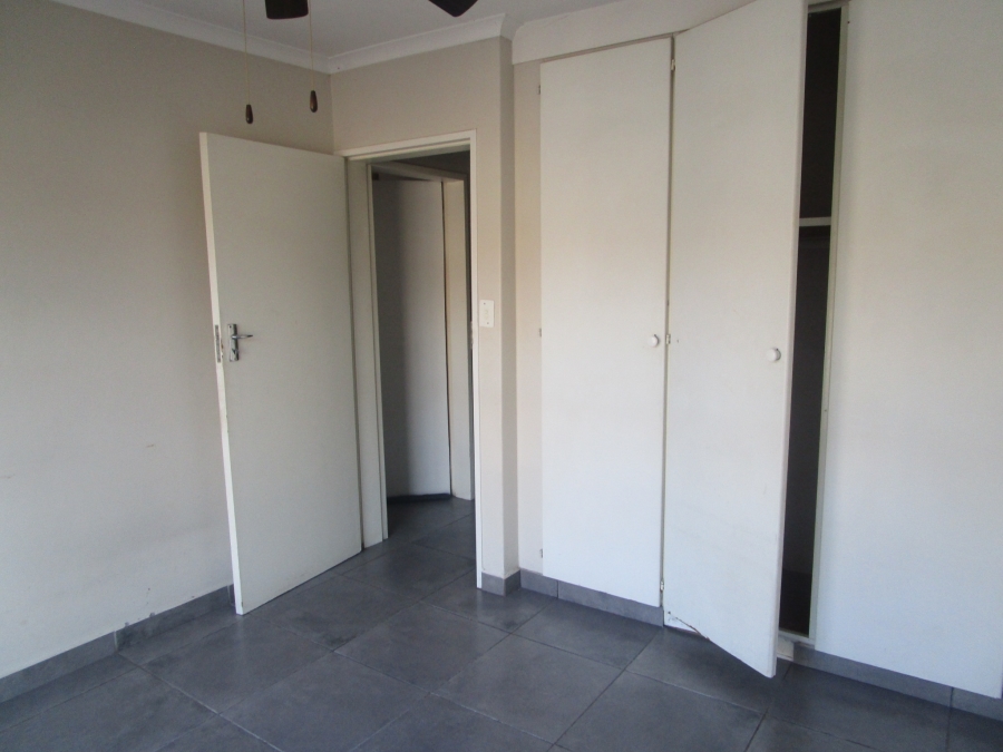 3 Bedroom Property for Sale in Die Hoewes Gauteng