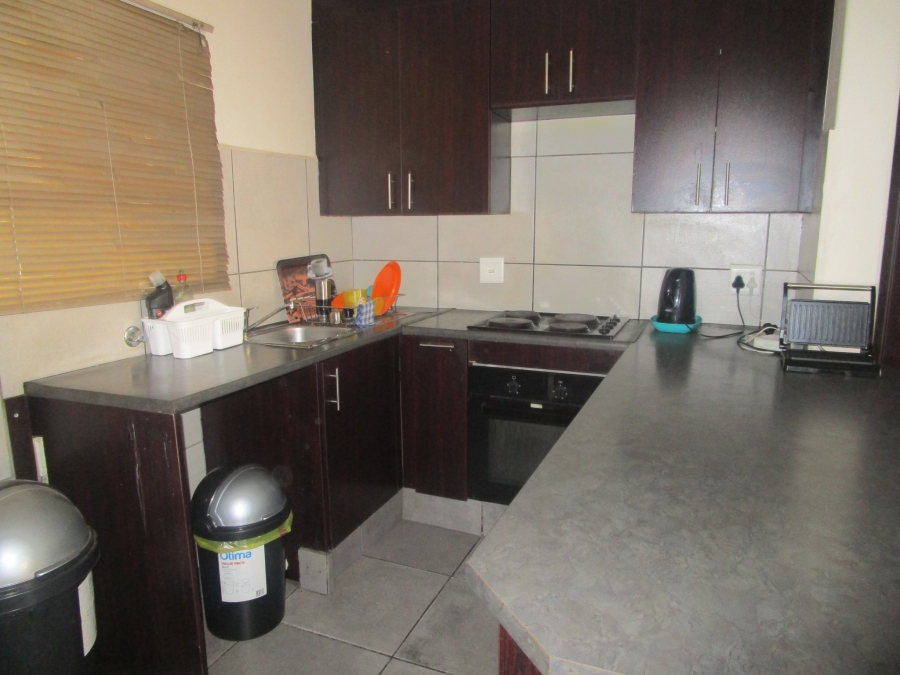 3 Bedroom Property for Sale in Die Hoewes Gauteng