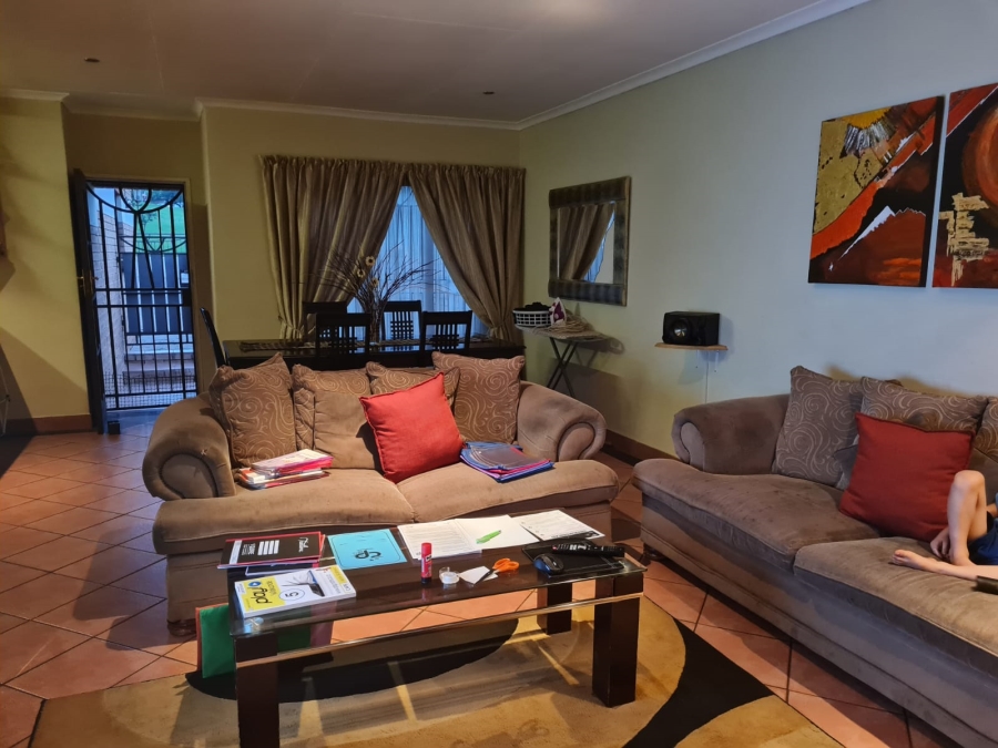 To Let 3 Bedroom Property for Rent in Mooikloof Ridge Gauteng